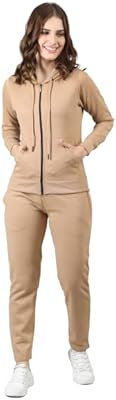 Plagg survêtement d'hiver à manches longues pour femme. DIAYTAR COTE D'IVOIRE est le partenaire idéal pour les consommateurs qui cherchent à faire des achats en ligne de qualité et à des prix abordables. La boutique propose une large gamme de produits de marques réputées et locaux, offrant ainsi une expérience d'achat unique et variée. Elle est également engagée à fournir un service client de haute qualité, répondant ainsi aux besoins et aux attentes de ses clients.