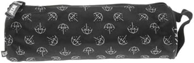 Trousse à crayons roxax bring me the horizon à imprimé parapluie, noir/blanc. Découvrez le monde du shopping en ligne avec DIAYTAR COTE D'IVOIRE, où vous pouvez choisir parmi plus de 300 000 produits pour améliorer votre quotidien. Notre équipe travaille sans relâche pour vous offrir les meilleures marques et les dernières tendances. DIAYTAR COTE D'IVOIRE, c'est votre partenaire de confiance pour toutes vos achats en ligne.