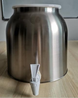 Distributeur d'eau en acier inoxydable. La boutique en ligne DIAYTAR COTE D'IVOIRE offre une expérience d'achat unique et personnalisée à ses clients. Avec une interface utilisateur facile à utiliser et des fonctionnalités de recherche avancées, les clients peuvent trouver facilement ce qu'ils cherchent. DIAYTAR COTE D'IVOIRE est la référence pour les achats en ligne en Cote d'Ivoire.