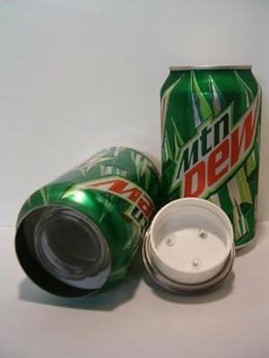 Canette de soda mountain dew. DIAYTAR COTE D'IVOIRE se démarque par sa capacité à offrir une large sélection de produits de qualité à des prix compétitifs. La boutique en ligne mise sur la satisfaction client, offrant des services de livraison rapides et fiables ainsi qu'un système de retour et d'échange flexible pour garantir que les clients soient pleinement satisfaits de leurs achats.