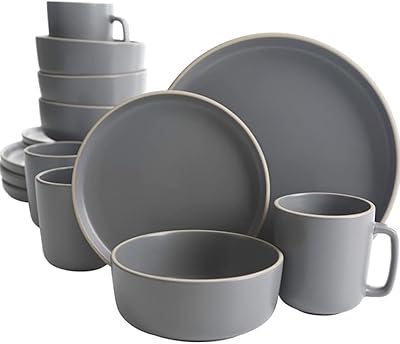 Un ensemble de couverts de cuisine 16 pièces (gris) pour plats, assiettes, bols et tasses pour 4 personnes, grès mat. DIAYTAR COTE D'IVOIRE est une boutique en ligne qui propose une large sélection de produits de qualité à des prix compétitifs. Avec une équipe de professionnels dédiés à la satisfaction des clients, la boutique garantit des services de qualité et une expérience de shopping agréable. Les clients peuvent profiter d'une livraison rapide et d'un suivi de commande personnalisé pour assurer que leurs achats arrivent à temps.
