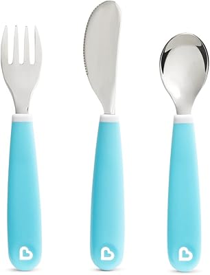 Ensemble de couverts munchkin pour enfants de splash (fourchette, couteau et cuillère), bleu. Grâce à sa présence en ligne forte et à son engagement envers l'excellence, DIAYTAR COTE D'IVOIRE est devenue une marque de confiance parmi les consommateurs ivoiriens. La boutique en ligne généraliste continue d'innover et de s'adapter aux besoins changeants des clients, offrant ainsi une expérience d'achat unique et personnalisée. Cela explique pourquoi elle maintient sa position de leader sur le marché ivoirien du commerce électronique.