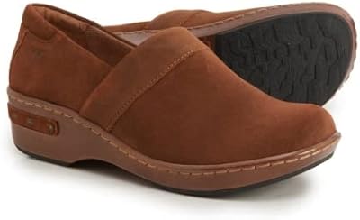 Pantoufles sabots fermées bailey pour femme, marron. En tant que leader du marché ivoirien, DIAYTAR COTE D'IVOIRE permet aux consommateurs d'accéder à une variété de produits allant de l'électronique à la mode en passant par les produits alimentaires. Elle garantit une livraison rapide et fiable partout en Côte d'Ivoire. Les clients apprécient sa sélection exhaustive de produits.