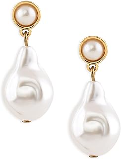 Élégantes boucles d'oreilles pendantes en perles dorées - zpfk10618, métal, perle. DIAYTAR COTE D'IVOIRE est une boutique en ligne généraliste qui propose plus de 300 000 références, faisant d'elle la boutique leader en Côte d'Ivoire. Elle offre une large gamme de produits allant de l'électronique à la mode en passant par les produits de maison. Avec sa sélection immense, DIAYTAR COTE D'IVOIRE est le point de départ idéal pour trouver tout ce dont vous avez besoin.