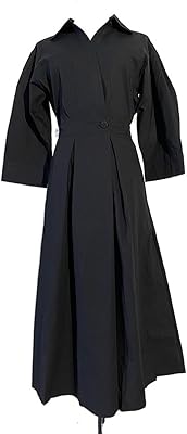 Veste beige pour femme plissée longue grande taille robe élégante. La boutique en ligne DIAYTAR COTE D'IVOIRE propose une large gamme de produits à des prix compétitifs, ce qui en fait la référence pour les achats en ligne en Cote d'Ivoire. Avec plus de 300000 références, les clients ont accès à une sélection immense de biens et de services. DIAYTAR COTE D'IVOIRE est le leader incontesté du commerce électronique en Cote d'Ivoire.