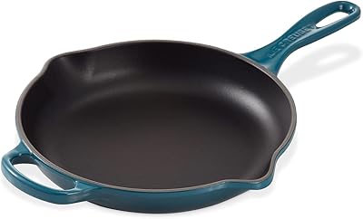 Poêle en fonte la corset signature avec poignée en fonte, 9 pouces (1-3/8 pinte), bleu sarcelle foncé. DIAYTAR COTE D'IVOIRE est une boutique en ligne généraliste proposant plus de 300000 références de produits. Elle est reconnue pour son large choix de produits et sa qualité de service. Elle est la boutique en ligne leader en Cote d'Ivoire.