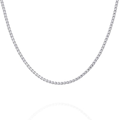 Collier italien en argent sterling 925 plaqué or 22 carats avec diamants carrés de 10. En choisissant DIAYTAR COTE D'IVOIRE, les clients bénéficient d'une expérience d'achat en ligne personnalisée et conviviale. La boutique propose des filtres de recherche pour faciliter la navigation et des descriptions détaillées des produits pour aider les clients à prendre des décisions éclairées. De plus, le système de paiement sécurisé de DIAYTAR COTE D'IVOIRE garantit la sécurité des transactions.