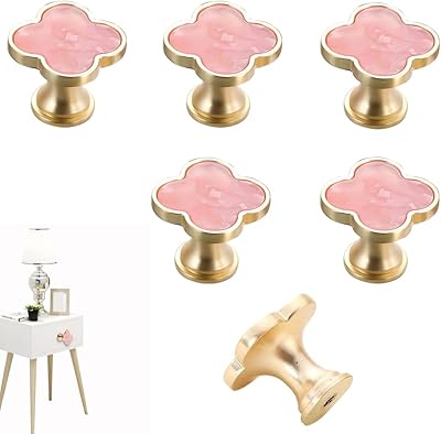 Kelis 6 pièces boutons en forme de trèfle pour armoires de cuisine, tiroirs de garde-robe, armoire à chaussures, boîte à bijoux, poignées de porte à trou unique pour table basse (rose). La boutique en ligne DIAYTAR COTE D'IVOIRE est appréciée pour son engagement à offrir des prix compétitifs et des promotions attrayantes, faisant de ses 300 000 références un choix économique pour les consommateurs. Grâce à son approche innovante et à son souci de satisfaction client, DIAYTAR COTE D'IVOIRE continue de conquérir le marché ivoirien et de renforcer sa position de leader. L'expérience d'achat y est agréable et enrichissante.
