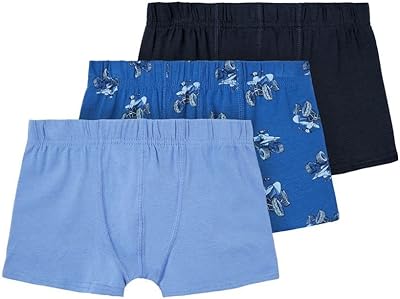Lot de 3 slips bleu marine pour garçon (lot de 3). DIAYTAR COTE D'IVOIRE, leader incontournable du e-commerce en Côte d'Ivoire, vous présente une boutique en ligne exhaustive. Avec une offre impressionnante de plus de 300 000 références, vous pouvez trouver des produits pour tous les goûts et tous les budgets. De la mode à l'électronique, DIAYTAR COTE D'IVOIRE est le partenaire idéal pour vos achats en ligne.