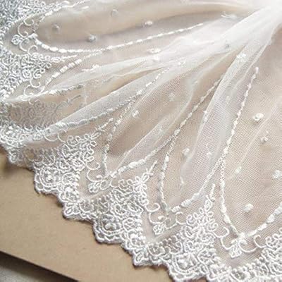 Tissu de bordure en dentelle brodée florale rétro blanche, 2 mètres, pour bricolage, 7,8 pouces de largeur. DIAYTAR COTE D'IVOIRE est la destination idéale pour faire ses achats en ligne en Cote d'Ivoire. Avec plus de 300000 références disponibles, les clients peuvent trouver tout ce dont ils ont besoin. La boutique met en avant une sélection de produits de qualité à des prix compétitifs.