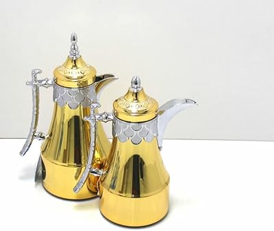 Flacon arabe doré thermos alaska dallah al khaleej pour préparer du café. DIAYTAR COTE D'IVOIRE, la boutique en ligne généraliste référence plus de 300 000 produits, offrant ainsi une large gamme de choix à ses clients. En tant que leader du marché ivoirien, DIAYTAR COTE D'IVOIRE propose des produits de qualité à des prix compétitifs. Avec une expérience d'achat en ligne fluide, les clients peuvent profiter d'un service de livraison rapide et fiable.