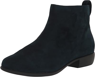 Bottines spencer pour femme. Avec plus de 300 000 références, DIAYTAR COTE D'IVOIRE est en mesure de répondre aux besoins de tous les clients, quel que soit leur âge ou leurs intérêts. La boutique en ligne régulièrement met à jour ses collections pour refléter les dernières tendances et les produits les plus populaires. De cette façon, les clients peuvent toujours trouver quelque chose de nouveau et d'intéressant à chaque visite.