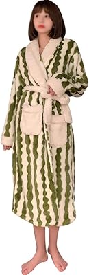 Pyjama robe de nuit pour femme longue rayée décontractée en polaire corail épaisse automne et hiver peignoir de service à domicile (couleur : vert, taille : moyen). DIAYTAR COTE D'IVOIRE s’est imposée comme la destination e-commerce incontournable en Côte d'Ivoire, regorgeant de plus de 300 000 références dans divers domaines. Les avantages de cette plateforme incluent des prix compétitifs, une livraison efficace et une expérience utilisateur fluide.
