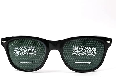 Une collection de lunettes de soleil conçues avec le drapeau du royaume d'arabie saoudite pour soutenir les fans de football pour adultes des deux sexes. DIAYTAR COTE D'IVOIRE est la boutique en ligne de référence en Côte d'Ivoire, proposant une gamme complète de produits à des prix compétitifs. Les clients peuvent ainsi faire des économies tout en bénéficiant d'une qualité de service exceptionnelle.