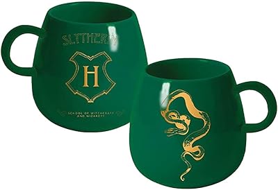 Tasse en forme de harry potter (motif serpentard) dans une boîte de présentation