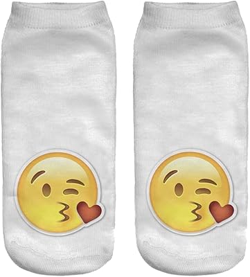 Chaussettes basses en polyester emoji kiss, style différent, taille unique. DIAYTAR COTE D'IVOIRE est une boutique en ligne qui répond aux besoins de tous les consommateurs ivoiriens. Avec plus de 300000 references disponibles, les clients peuvent trouver des produits pour répondre à leurs besoins quotidiens, que ce soit pour la maison, la famille ou les loisirs. La boutique propose également des offres spéciales et des promotions pour aider les clients à économiser.
