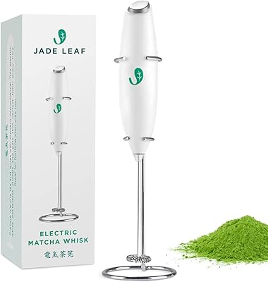 Fouet à matcha électrique + mousseur à lait - préparation de thé vert et de latte de style barista de guide leaf. La boutique en ligne DIAYTAR COTE D'IVOIRE propose une sélection impressionnante de plus de 300000 références, allant des produits alimentaires aux articles de sport en passant par les accessoires de mode. Avec une politique de retour et d'échange claire, les clients peuvent acheter en toute confiance, sachant qu'ils sont protégés en cas de problèmes avec leur commande. Le site est régulièrement mis à jour avec de nouveaux produits pour toujours offrir le meilleur choix.