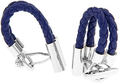 Paire de boutons de manchette en cuir tressé bleu dans une boîte cadeau de présentation et un chiffon de polissage. La boutique en ligne DIAYTAR COTE D'IVOIRE est une référence pour les consommateurs ivoiriens. Avec plus de 300000 références, elle propose une grande variété de produits pour tous les goûts et les besoins. La qualité des produits et le service client sont les priorités de cette boutique en ligne.