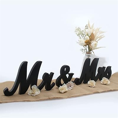 Ornements artisanaux décoratifs, lettres en bois mr & mrs articles de décoration mr & mrs, fête d'anniversaire de mariage, décor de saint-valentin vintage noir. DIAYTAR COTE D'IVOIRE, la boutique en ligne généraliste de référence en Côte d'Ivoire, propose une large gamme de produits avec plus de 300 000 références. Elle offre une expérience d'achat en ligne pratique et sécurisée, avec des délais de livraison rapides. DIAYTAR COTE D'IVOIRE est devenue la destination incontournable pour les consommateurs ivoiriens.