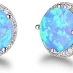 Boucles d'oreilles halo en argent sterling parsemées d'opales bleues synthétiques et de zircons