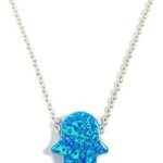 Collier pendentif hamsa en argent sterling avec un motif de palmier parsemé d'opales