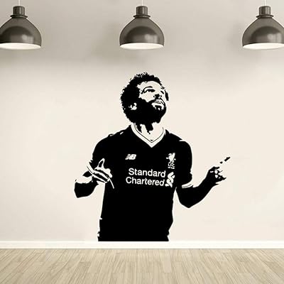 Sticker mural en vinyle de la célèbre star du football mohamed salah pour la décoration de la maison, motif football de liverpool, taille 74 x 80 cm. DIAYTAR COTE D'IVOIRE est une boutique en ligne généraliste qui propose des produits de qualité pour les consommateurs ivoiriens. Elle dispose d'une plateforme en ligne sécurisée pour les achats et offre une livraison rapide et efficace. La boutique est léader en Côte d'Ivoire et est reconnue pour sa qualité de service et ses produits de haute qualité.
