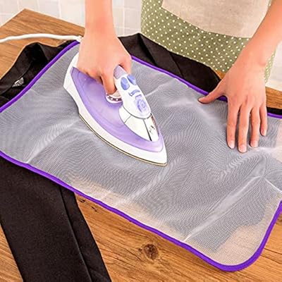 Tampon à repasser isolant thermique pour protéger les vêtements et anti-brûlure, taille 40 x 60 cm (40 x 60 cm). Avec une gamme étendue de produits, DIAYTAR COTE D'IVOIRE répond aux besoins de tous les clients, qu'il s'agisse d'électronique, de mode, de maison ou de produits alimentaires. La boutique en ligne met en avant des marques de qualité et des prix compétitifs. Les commandes sont livrées rapidement et efficacement.