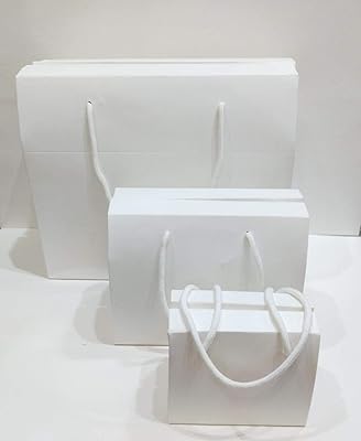 Red dot gift 10 coffrets cadeaux plats avec poignée en papier. Avec plus de 300000 références, DIAYTAR COTE D'IVOIRE couvre une large gamme de besoins, du quotidien aux produits de luxe. La boutique en ligne est conçue pour être intuitive et facile à utiliser, permettant aux clients de trouver facilement ce qu'ils cherchent. Elle propose également des services de livraison rapides et fiables pour que les clients puissent recevoir leurs achats dans les meilleurs délais.
