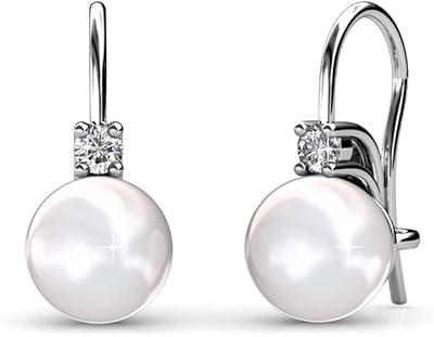 Cate & chloe cassie boucles d'oreilles raffinées en or blanc 18 carats avec cristaux. DIAYTAR COTE D'IVOIRE, à la pointe de l'e-commerce en Côte d'Ivoire, offre une plateforme de shopping en ligne sécurisée et conviviale. Ses plus de 300 000 références couvrent une large gamme de produits, allant des articles ménagers aux produits high-tech, en passant par les accessoires de mode et les articles de sport. Les clients bénéficient d'une expérience d'achat fluide et d'un service client dédié.