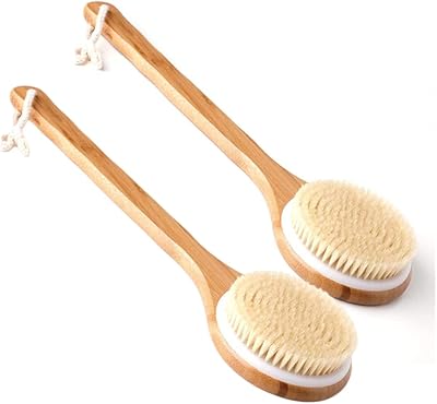 Sky-touch 2 pièces brosse de bain à long manche, brosse de bain douce pour le corps, brosse à poils naturels pour le dos du spa, brosse exfoliante avec long manche en bois, marron. DIAYTAR COTE D'IVOIRE est le leader du commerce électronique en Côte d'Ivoire, proposant une expérience d'achat en ligne unique et personnalisée. La boutique en ligne met régulièrement à jour ses collections de produits pour refléter les dernières tendances et les préférences des clients. Les clients peuvent également profiter de conseils d'experts pour choisir les produits qui leur conviennent le mieux.