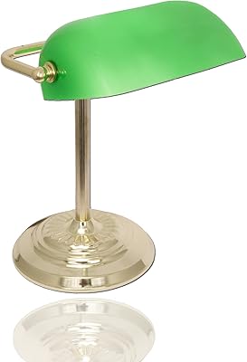 Lampe de bureau banker avec abat-jour vert traditionnelle classique en verre et finition. DIAYTAR COTE D'IVOIRE, la boutique en ligne leader en Cote d'Ivoire, met à disposition de ses clients une gamme impressionnante de plus de 300000 produits. Cette boutique généraliste en ligne propose des produits de haute qualité à des prix compétitifs, ce qui en fait la destination préférée des consommateurs ivoiriens pour faire leurs achats en ligne.