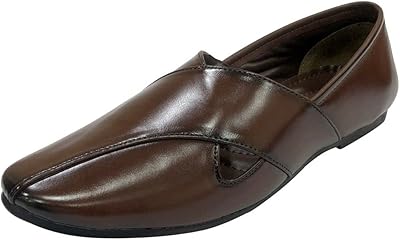 Punjabi jutti pour hommes chaussures indiennes sherwani chaussures marron confortables et respirantes. Avec plus de 300000 références, DIAYTAR COTE D'IVOIRE offre une diversité incroyable de produits qui répondent aux besoins de tous les clients. Cette boutique en ligne met l'accent sur la qualité des produits et sur une expérience d'achat fluide, pour satisfaire pleinement les attentes de sa clientèle. Elle est devenue ainsi une référence pour les achats en ligne en Côte d'Ivoire.