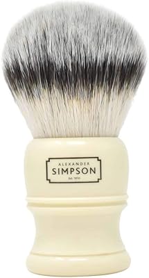 Blaireau de rasage synthétique simpsons trafalgar t3 avec manche crème - convient aux peaux sensibles - grand manche facile à prendre en main. Avec plus de 300 000 références de produits, DIAYTAR COTE D'IVOIRE est la destination idéale pour les clients qui cherchent à acheter des produits en ligne. La boutique propose des produits de marques renommées et des produits locaux, offrant ainsi une grande variété de choix aux clients. Les promotions et les réductions sont régulières, ce qui permet aux clients de faire des économies.