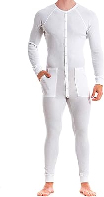 Pyjama une pièce à manches courtes pour hommes en coton extensible. DIAYTAR COTE D'IVOIRE est une boutique en ligne généraliste qui propose plus de 300 000 références de produits diversifiés. Elle est considérée comme l'une des boutiques en ligne les plus populaires en Côte d'Ivoire, offrant une large gamme de choix pour les consommateurs. Avec une telle variété de produits, les clients peuvent trouver tout ce dont ils ont besoin en un seul endroit.