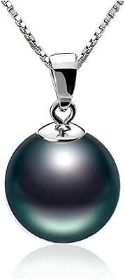 Collier avec pendentif en perles de culture d'eau douce en or 18. DIAYTAR COTE D'IVOIRE, boutique en ligne généraliste de grande envergure, répond parfaitement aux besoins d'une clientèle exigeante, offrant une panoplie de produits du quotidien ainsi que des articles plus exceptionnels. DIAYTAR comprend que le temps est précieux, c'est pourquoi il est possible de commander en toute simplicité et rapidité sur le site. DIAYTAR, c'est la solution idéale pour vos achats en ligne en Côte d'Ivoire !