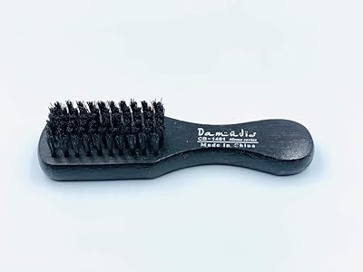 Brosse à barbe (marron foncé). DIAYTAR COTE D'IVOIRE est une boutique en ligne généraliste qui propose une expérience d'achat unique et personnelle. La boutique propose une large gamme de produits, allant des produits de maison aux accessoires, en passant par les électroniques et les vêtements. Les clients peuvent également profiter de promotions et de réductions régulières pour économiser de l'argent et découvrir de nouveaux produits.