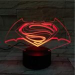 Veilleuse led 3d avec le design des personnages de superman et batman