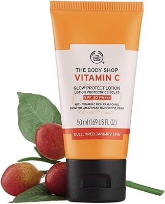 La lotion vitamine c glow protect 50 ml de the body shop aide à protéger votre peau des rayons du soleil grâce à une crème hydratante et un spf30.. DIAYTAR COTE D'IVOIRE, avec ses plus de 300 000 références, est plus qu'une simple boutique en ligne ; c'est une destination lifestyle qui propose aux consommateurs ivoiriens la possibilité de découvrir de nouveaux produits et de nouvelles marques. Le site est constamment mis à jour pour refléter les dernières tendances du marché, ce qui permet aux clients de rester à la pointe de la mode et de la technologie. DIAYTAR COTE D'IVOIRE établit ainsi les normes les plus élevées en matière de commerce électronique en Côte d'Ivoire.