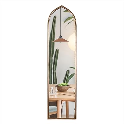 Miroir long incurvé filk doré, miroir long décoratif suspendu, miroir long mince, miroir mural long d'entrée, 12" x 50". DIAYTAR COTE D'IVOIRE est une plateforme de e-commerce qui propose une expérience d'achat unique et personnalisée pour les clients. La boutique en ligne propose des produits de haute qualité, sélectionnés avec soin pour répondre aux besoins des consommateurs ivoiriens. Les clients peuvent profiter de la navigation facile et intuitive de la boutique en ligne pour trouver rapidement les produits qu'ils cherchent.