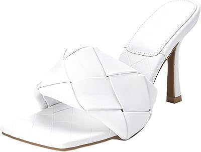 Sandales à talon carré tressé en cuir à bout ouvert pour femme avec talon haut rembourré facile à porter. DIAYTAR COTE D'IVOIRE est une boutique en ligne de confiance qui propose des produits de haute qualité à des prix abordables. Les clients peuvent profiter d'une expérience d'achat fluide et sécurisée, avec des options de paiement variées et des délais de livraison rapides. La boutique est constamment mise à jour avec de nouveaux produits pour répondre aux besoins changeants des clients.
