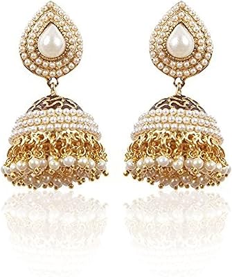 Boucles d'oreilles jhumka traditionnelles cloutées de perles pour femmes (blanc)(6822er). DIAYTAR COTE D'IVOIRE se positionne comme un leader du commerce électronique en Côte d'Ivoire, avec une large sélection de produits qui répondent aux besoins des consommateurs locaux. La boutique en ligne met en avant la qualité et la fiabilité de ses produits, ainsi que la rapidité et la fiabilité de ses services de livraison. Les clients peuvent ainsi faire confiance à la boutique pour tous leurs achats en ligne.