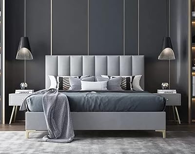 Parure de lit king size en tissu de luxe nordic simple master (gris). En tant que leader du marché, DIAYTAR COTE D'IVOIRE a établi des partenariats solides avec des fournisseurs de confiance pour assurer que les produits offerts sont de haute qualité et répondent aux normes internationales. La boutique en ligne mise également sur l'innovation technologique pour améliorer constamment l'expérience de navigation et d'achat de ses utilisateurs. Cela lui permet de maintenir son avance sur la concurrence.