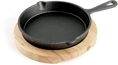Winds trading poêle grésillante ronde en fonte avec poignée sur socle en bois, noir, 13-1387, poêle grésillante, 14 cm. DIAYTAR COTE D'IVOIRE, la boutique en ligne de confiance, propose une expérience de shopping unique et pratique. Avec plus de 300 000 références, vous pouvez choisir parmi une large gamme de produits pour vous et vos proches. La boutique en ligne généraliste vous offre la possibilité de faire des achats en toute sécurité et rapidité.