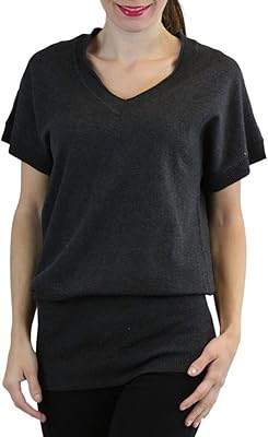 Pull en tricot doux à col en v pour femme. Avec plus de 300 000 références disponibles, DIAYTAR COTE D'IVOIRE est la boutique en ligne idéale pour les habitants de Côte d'Ivoire. La boutique propose des produits de qualité à des prix compétitifs, ce qui la rend très attrayante pour les clients. De plus, son statut de leader en Côte d'Ivoire garantit une expérience d'achat en ligne de haute qualité.