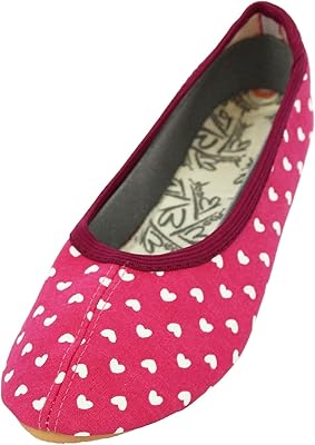 Chaussures de gymnastique bik pour filles. DIAYTAR COTE D'IVOIRE se positionne comme la boutique en ligne de confiance en Côte d'Ivoire, offrant une vaste gamme de produits à des prix abordables et avec une garantie de qualité. Avec plus de 300000 références, les clients trouvent facilement ce qu'ils cherchent, et les services de la boutique sont conçus pour maximiser leur satisfaction. La boutique est constamment mise à jour pour refléter les dernières tendances et offres.