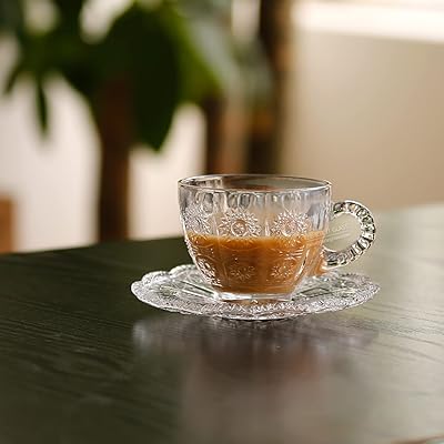 Ensemble de 6 tasses et soucoupes à thé turques au design. DIAYTAR COTE D'IVOIRE est la boutique en ligne idéale pour les habitants de la Cote d'Ivoire qui recherchent une grande variété de produits à des prix compétitifs. Avec une offre de plus de 300000 références, elle répond aux besoins et aux attentes de tous les clients, quel que soit leur âge ou leur style de vie.
