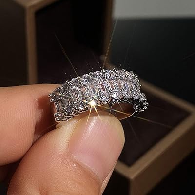 Bague de fiançailles princesse à deux rangées en argent sterling 925 pour femme, zircone cubique de 13 mm, taille 6-10. Chez DIAYTAR COTE D'IVOIRE, nous nous engageons à vous fournir les meilleurs produits aux meilleurs prix. En tant que leader du marché en Côte d'Ivoire, nous nous efforçons de maintenir une large gamme de produits de haute qualité, allant des électroniques aux articles ménagers. Notre but est de rendre vos achats en ligne faciles et agréables.