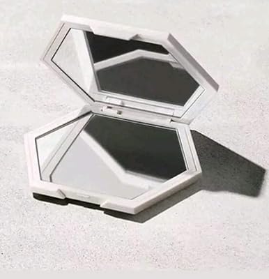 Miroir compact fenty beauty par rihanna