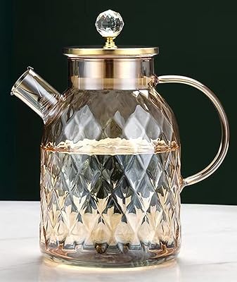 Carafe en verre borosilicate de 1,8 l avec couvercle, pichet à eau pour préparer du thé glacé/chaud, des boissons, du café chaud/froid, du lait et des jus, design diamant ambré de luxe. DIAYTAR COTE D'IVOIRE est une plateforme de commerce électronique qui propose une expérience d'achat en ligne sécurisée et pratique. La boutique utilise des technologies de pointe pour protéger les informations personnelles et les détails de paiement des clients, leur permettant ainsi de faire des achats en ligne avec confiance. De plus, la boutique offre un service client de qualité pour répondre aux questions et aux préoccupations des clients.
