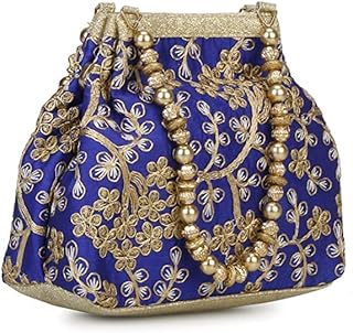 Sac potli en soie brodé au design indien sac à main avec poignée. DIAYTAR COTE D'IVOIRE, votre boutique en ligne préférée avec une large gamme de produits pour tous les goûts et les besoins. Nous proposons plus de 300 000 références de qualité pour vous offrir le meilleur choix. Notre plateforme en ligne est intuitive et facile à utiliser.